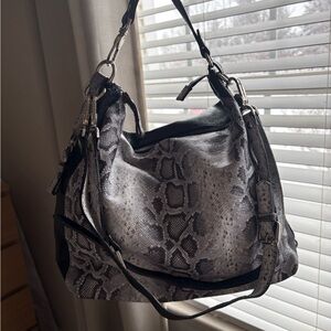 Chic Snakeskin Shoulder Bag